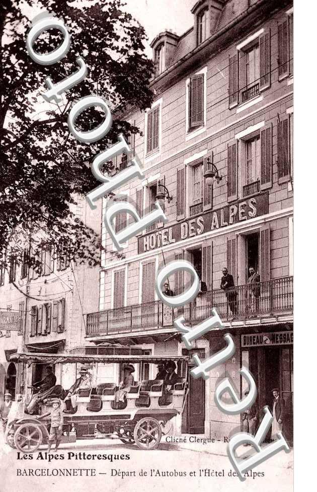 depart de l&#039;autobus et l&#039;hotel des Alpes