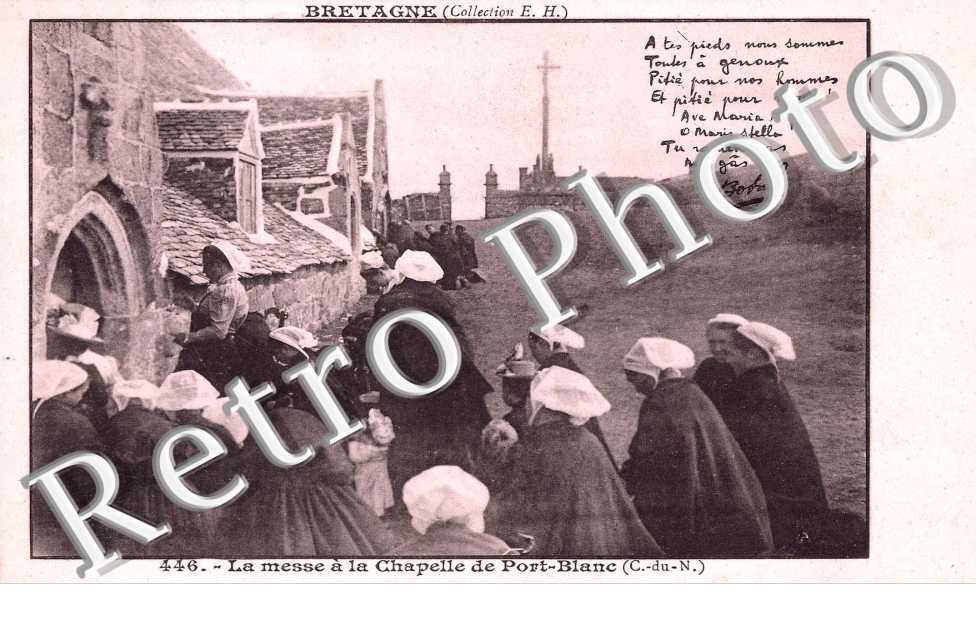 la messe a la chapelle de Port Blanc