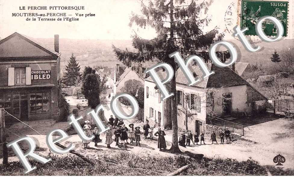 vue prise de la terrasse de l&#039;eglise