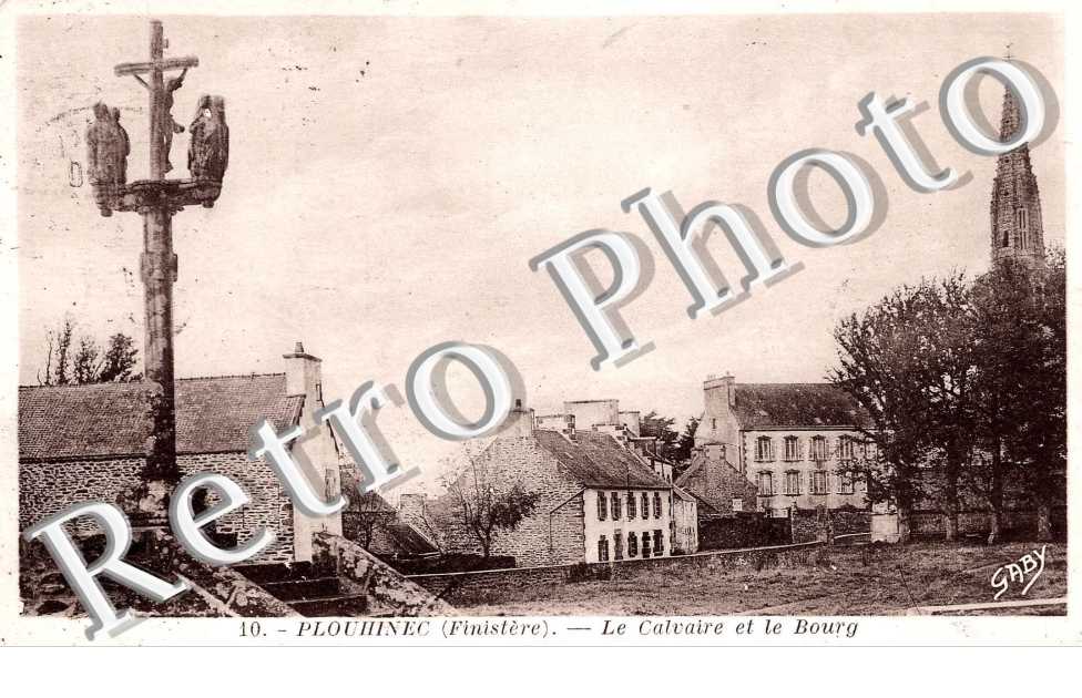 LE CALVAIRE ET LE BOURG