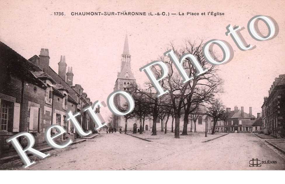 la place et l'eglise