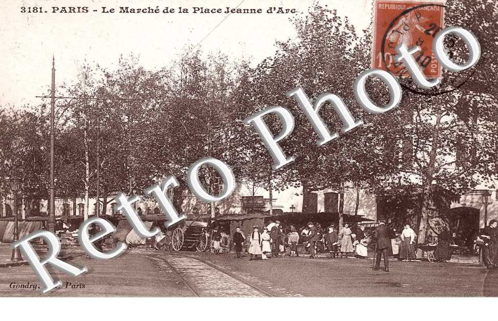 LE MARCHE de le PLACE JEANNE D&#039;ARC
