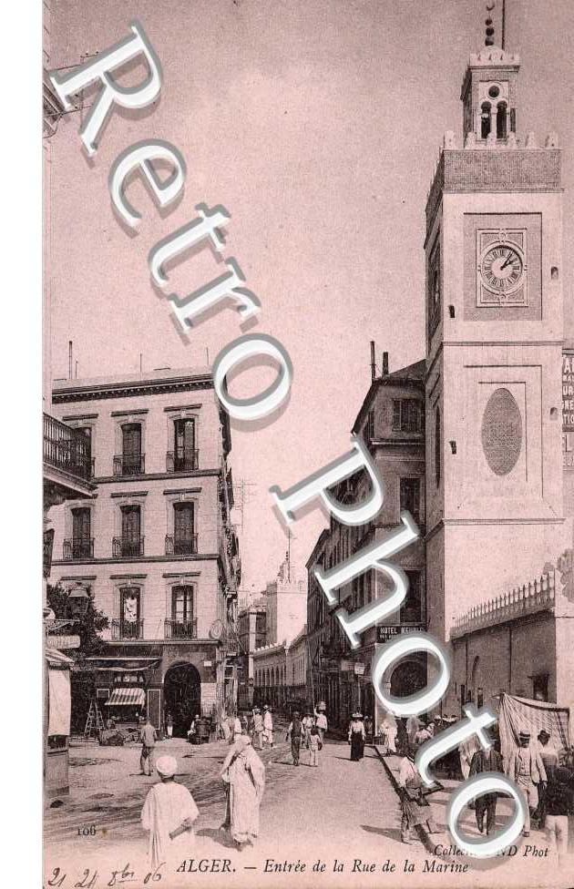 Entrée de le  Rue de la Marine