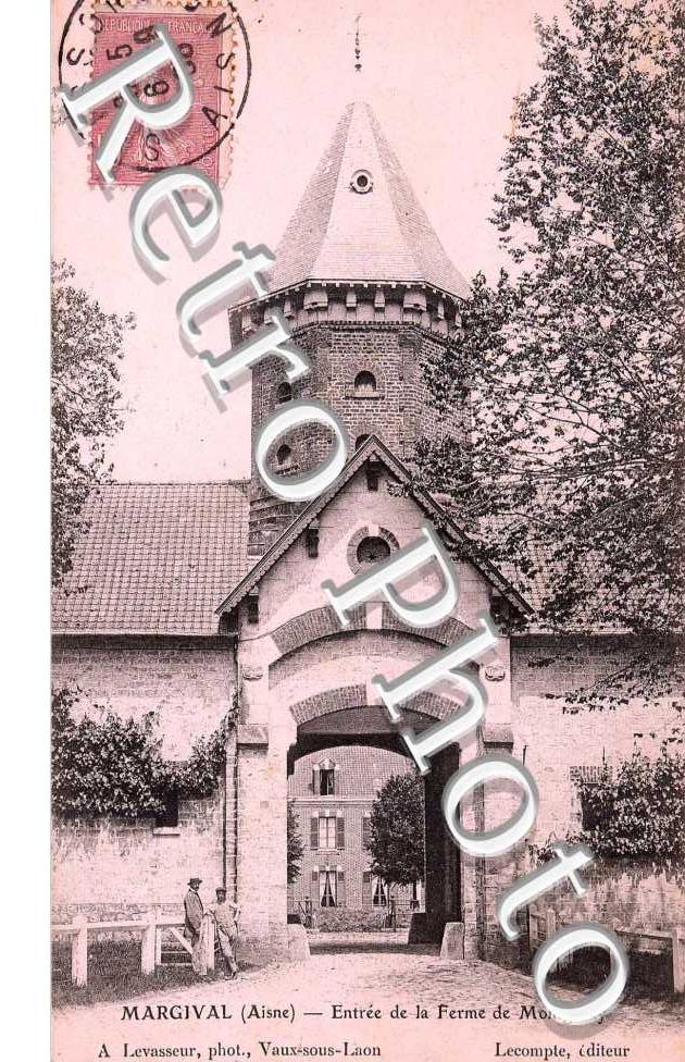 Entree de la ferme de Montgarny