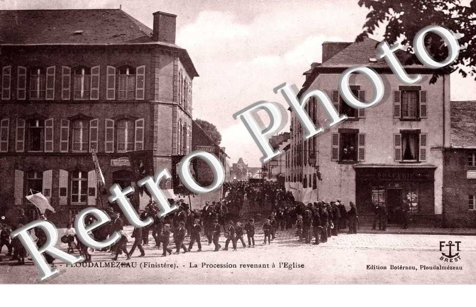 la procession revenant a l&#039;eglise