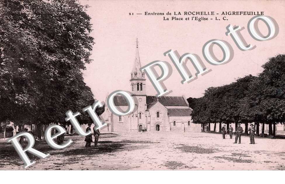 la place et l&#039;eglise