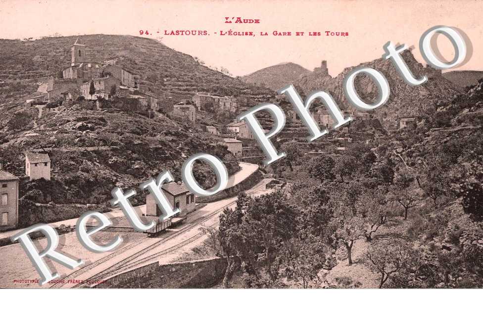 l&#039;eglise la gare et les tours