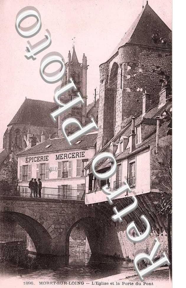 Eglise et la porte du pont