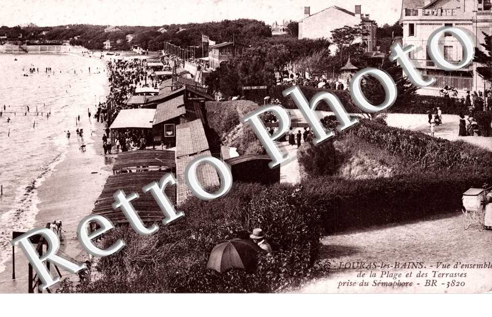 Vue Generale de la plage et des terrasses prise du semaphore