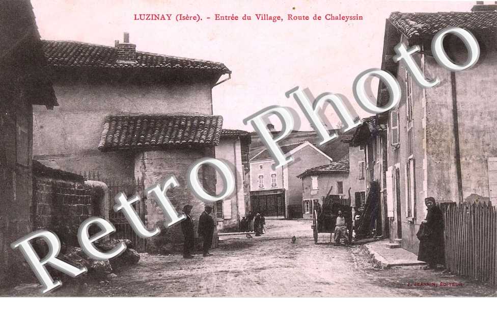entree du village, route de Chaleyssin