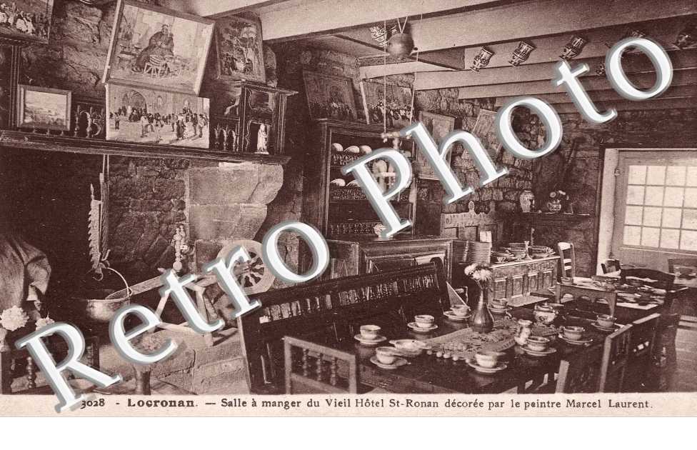 salle a manger du vieil hotel St Ronan decoree par le peintre marcel laurent