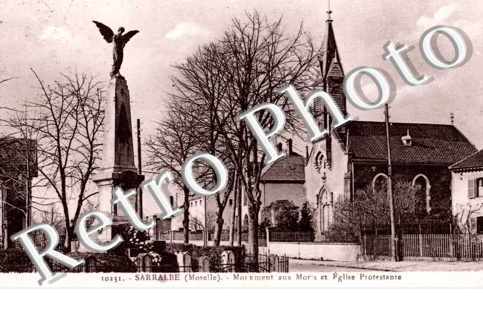 monument aux morts et eglise protestante