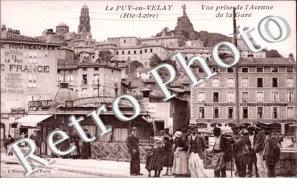 vue prise de l'avenue de la gare