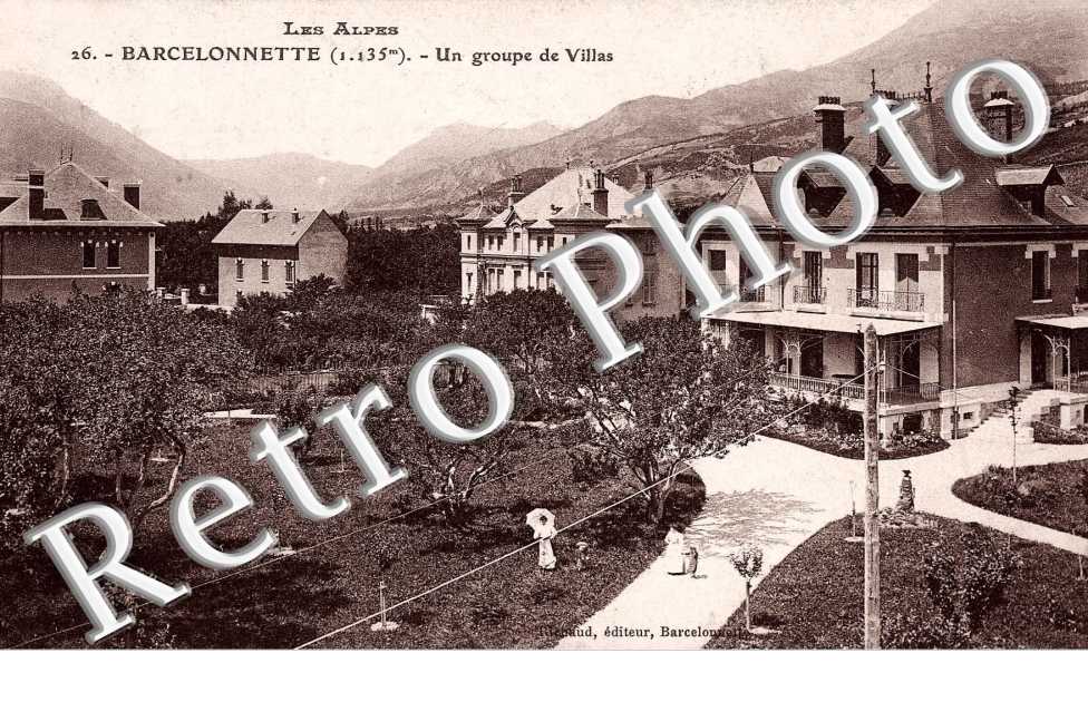 un groupe de villas