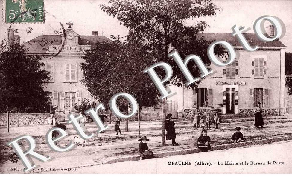 la mairie et le bureau de poste