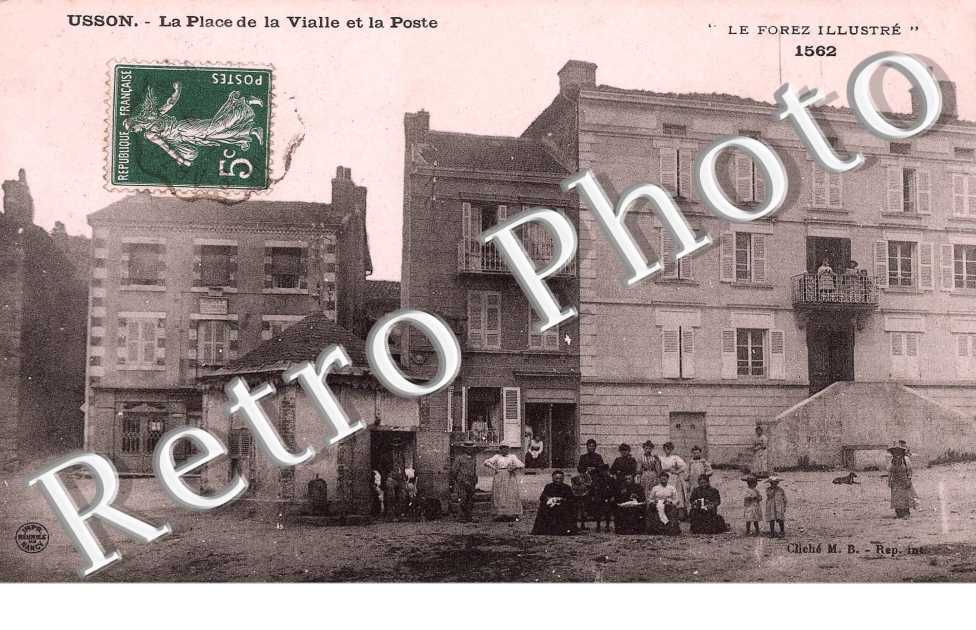 la place de la vialle et la poste