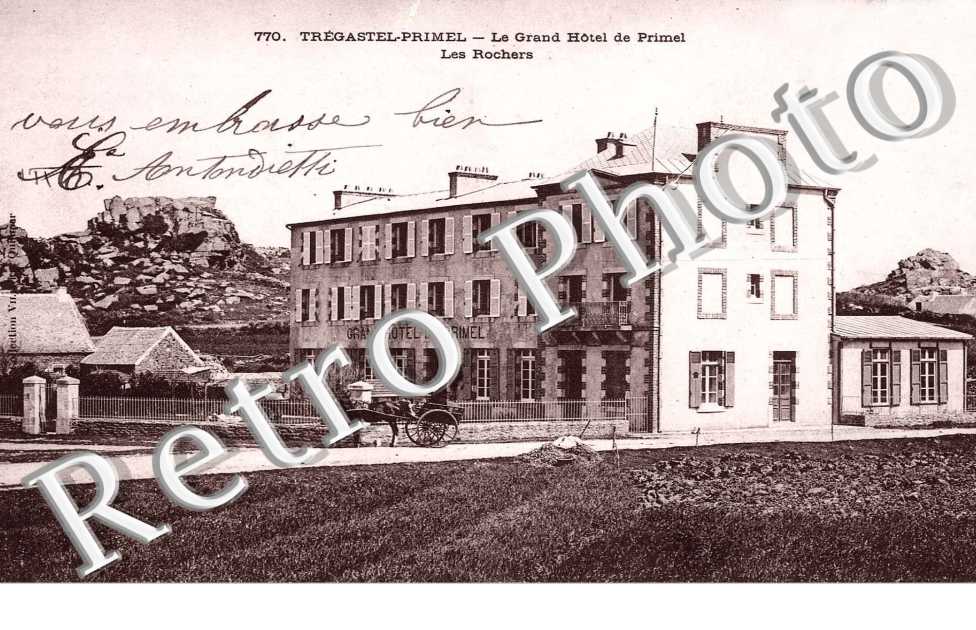 TREGASTEL-PRIMEL  -  le grand hotel de Primel, les rochers