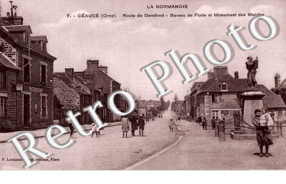 route de Domfront - bureau de poste et monument des Mobiles