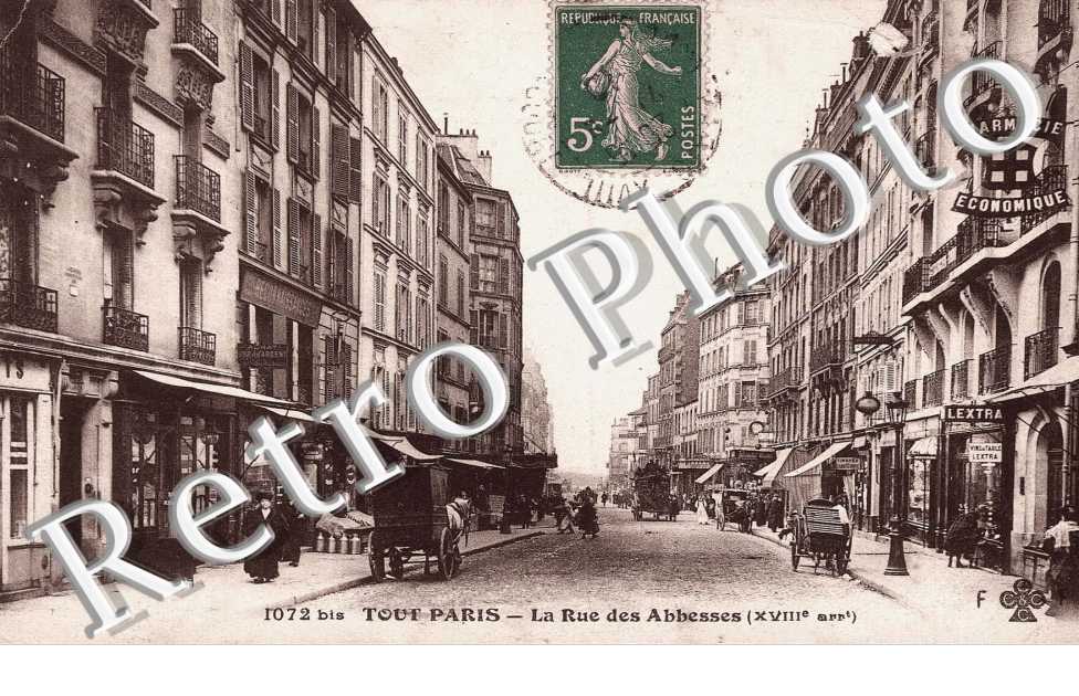 la rue des Abbesses