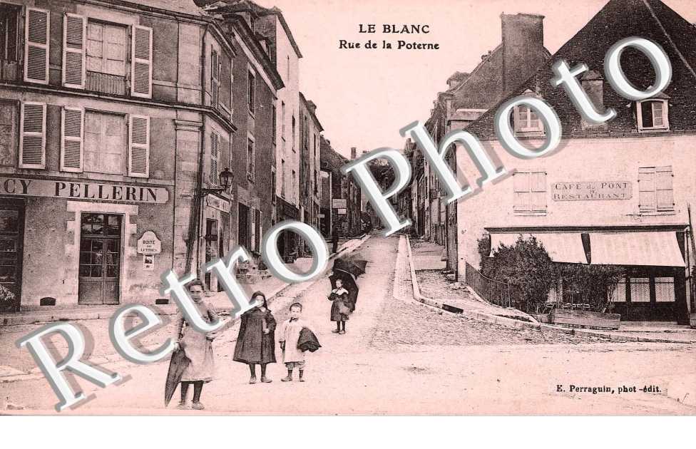 RUE DE LA POTERNE (ENSEIGNE " CY PELLERIN" A GAUCHE)