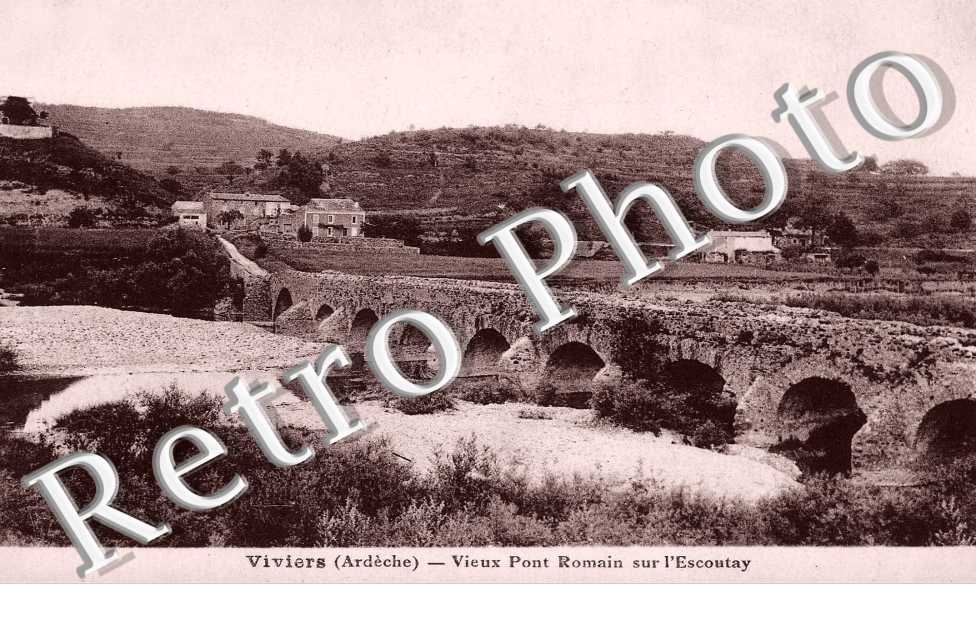 vieux pont romain sur l&#039;Escoutay