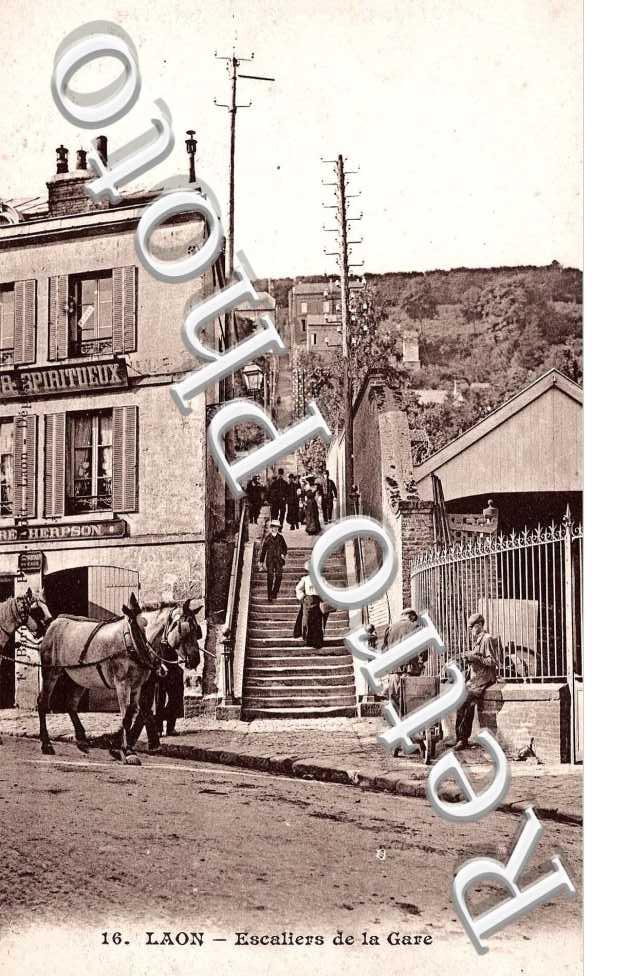 ESCALIER DE LA GARE