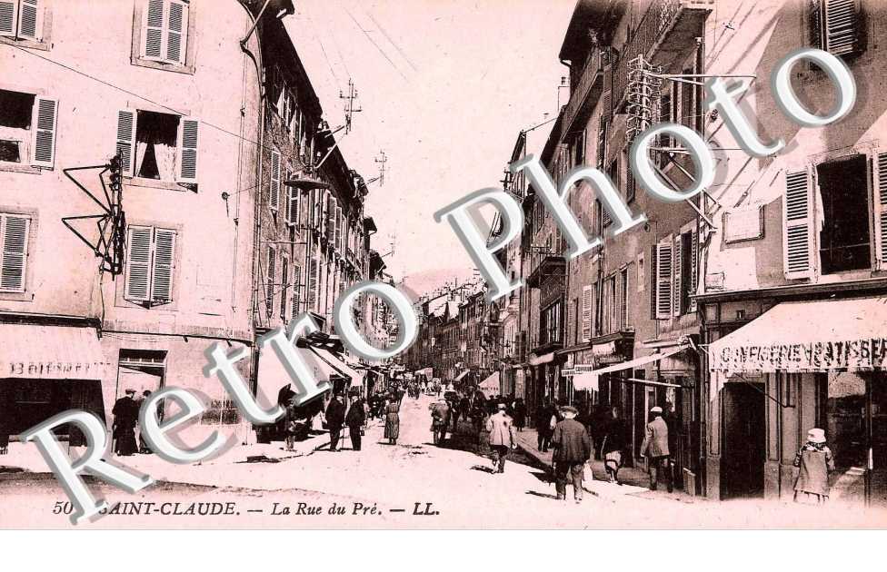 LA RUE DU PRE