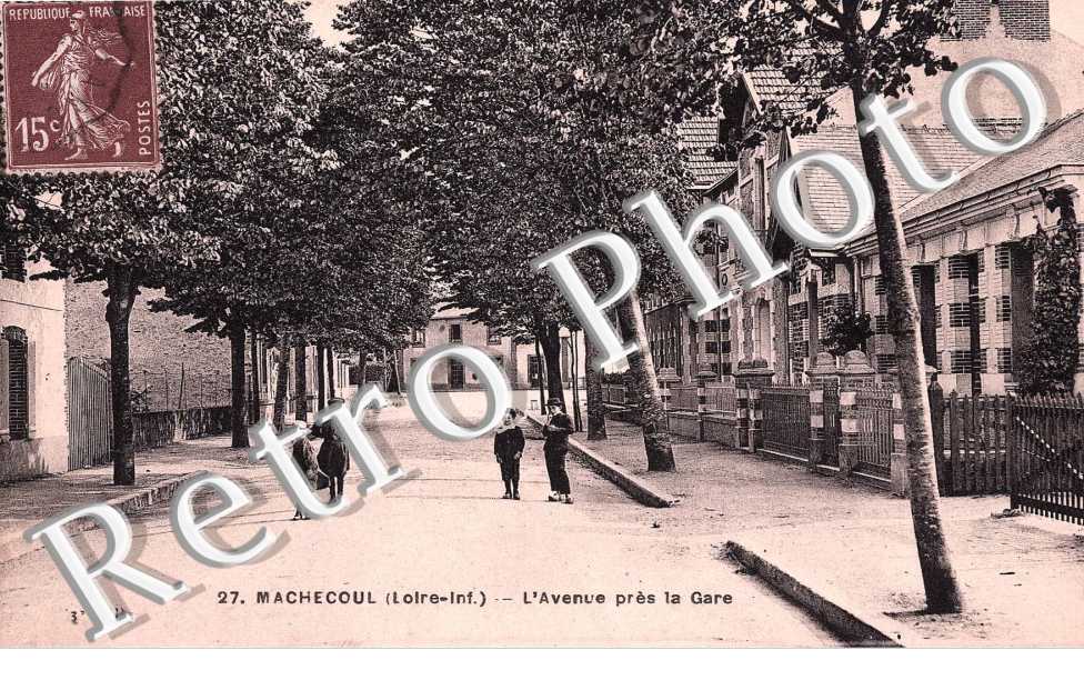 L&#039;AVENUE PRES LA GARE