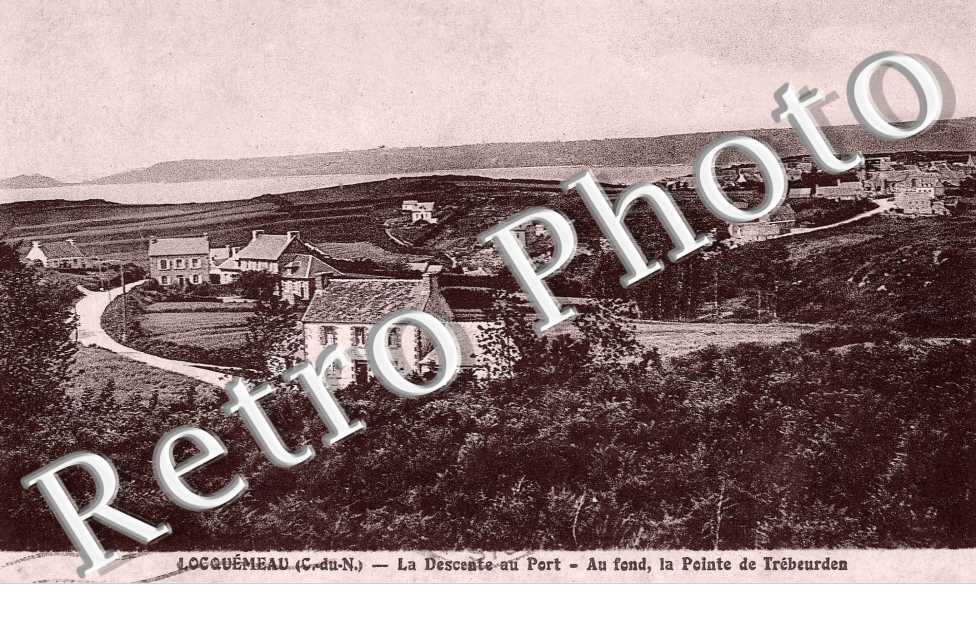 la descente au port, au fond la porte de Trebeurden