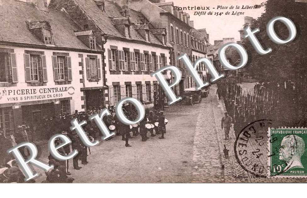 place de la liberte, defile du 154e de ligne