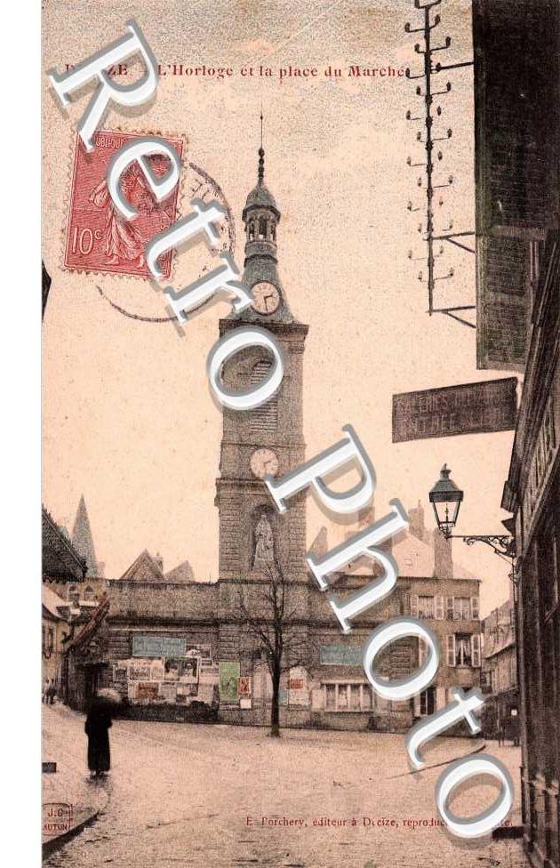 l'horloge et la place du marche  (couleur)