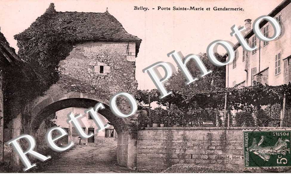 Porte Sainte Marie et Gendarmerie