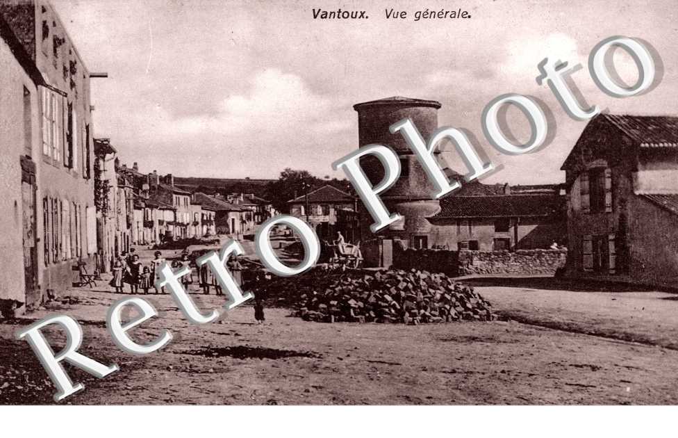 VUE GENERALE (TOUR AU MILIEU)