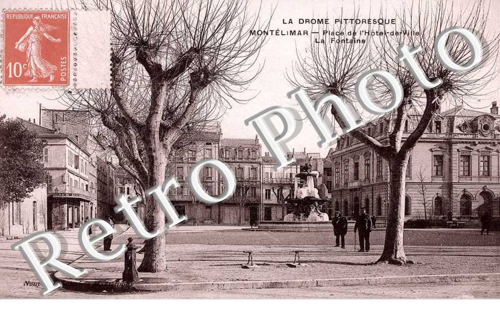 Place de l'hotel de ville - la fontaine