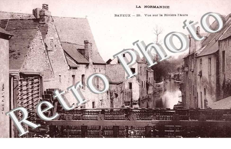 VUE SUR LA RIVIERE