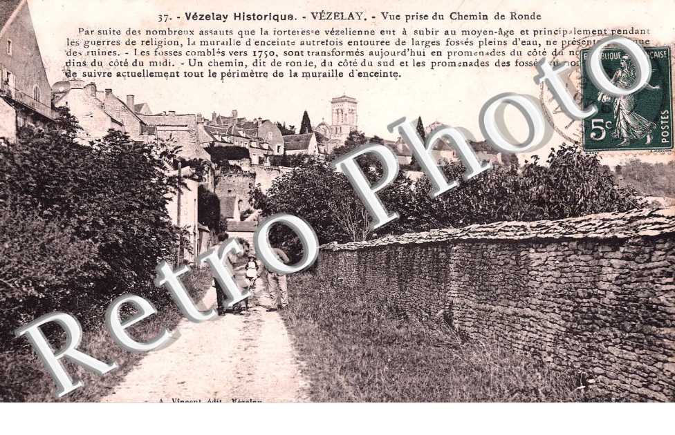 Vue prise du chemin de Ronde