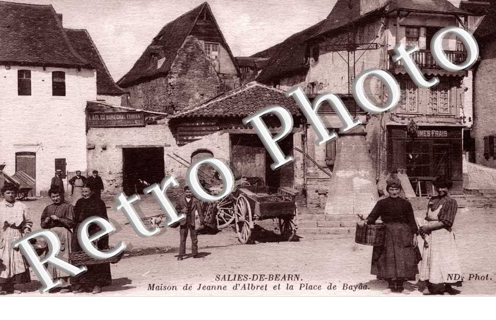 MAISON DE JEANNE D&#039;ALBRET ET LA PLACE DE BAYDA