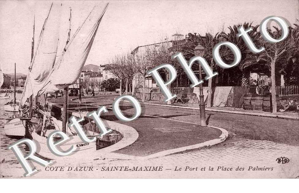 le port et la place des palmiers