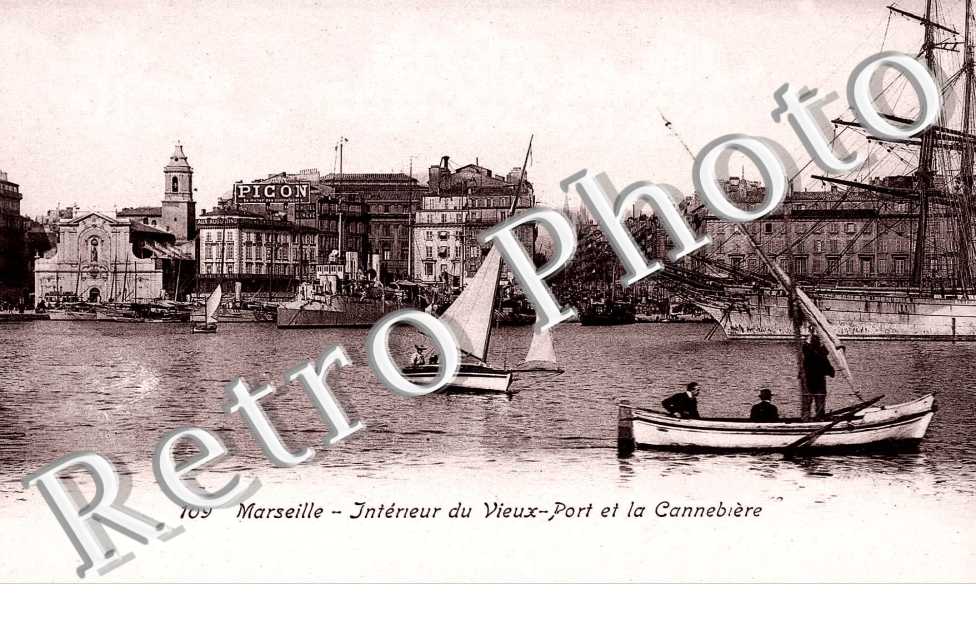 interieur du vieux port et la Cannebiere