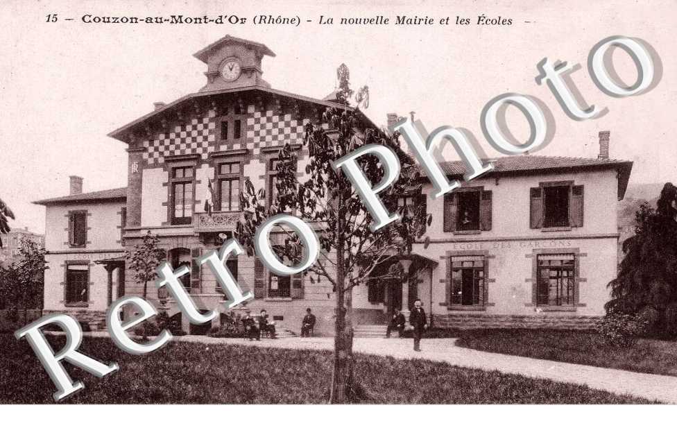 La nouvelle mairie et les ecoles
