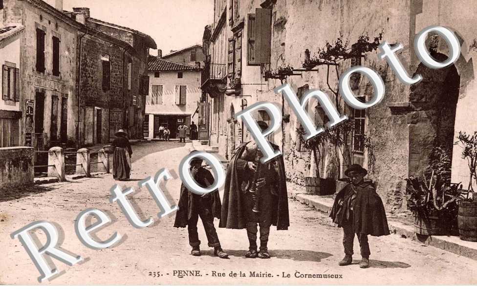Rue de la Mairie - Le Cornemuseux