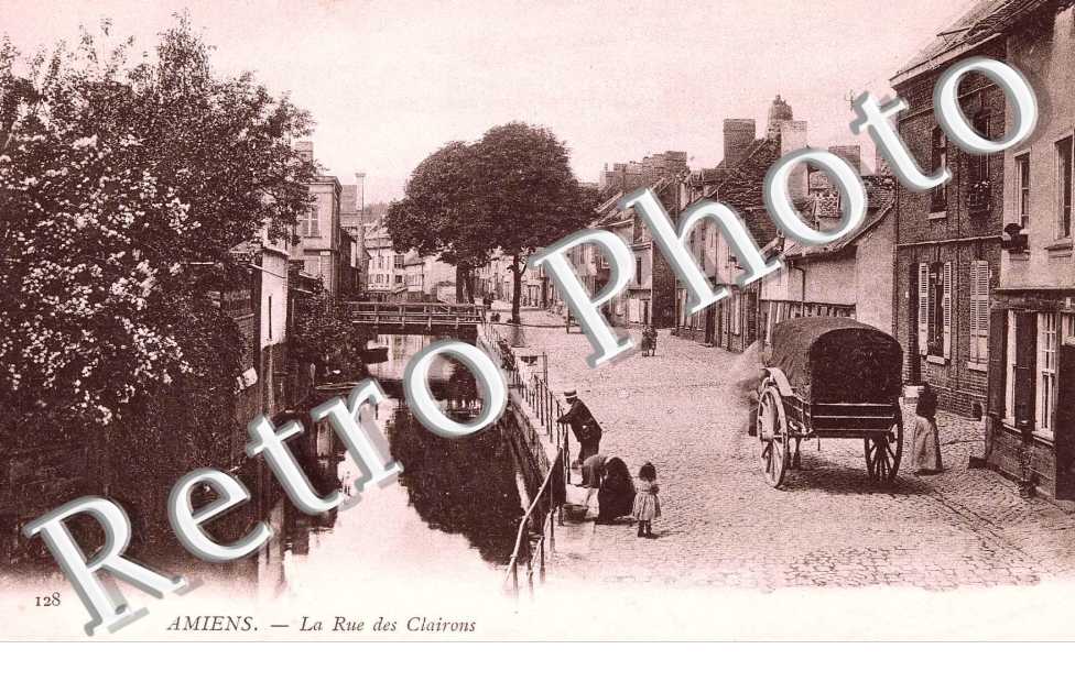 LA RUE DES CLAIRONS