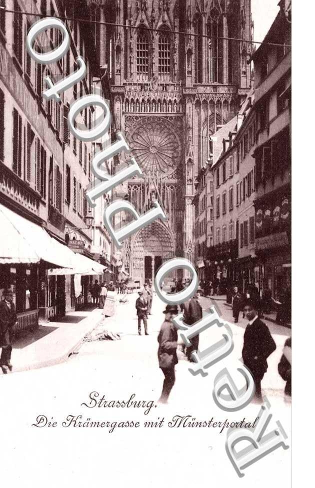 DIE KRAMERGASSE MIT Munsterportal (Cathedrale)