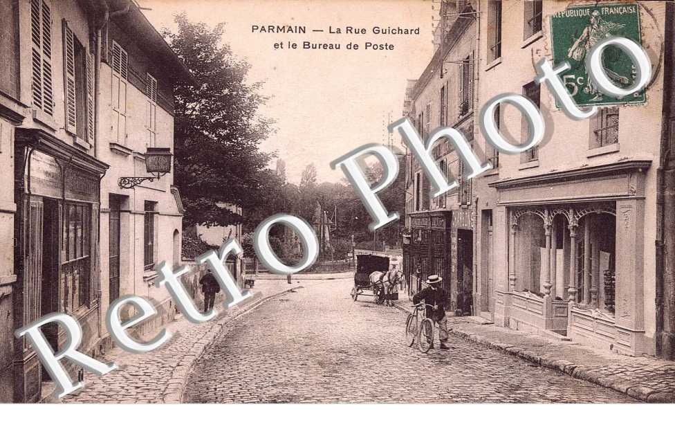 Rue Guichard et le Bureau de Poste