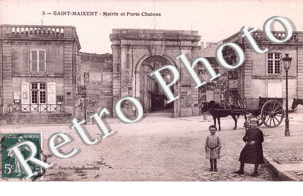 MAIRIE ET PORTE CHALON
