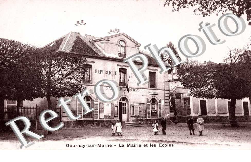 La mairie et les ecoles