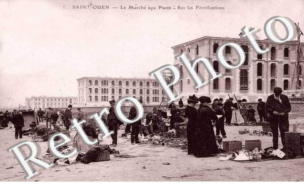 LE MARCHE AUX PUCES
