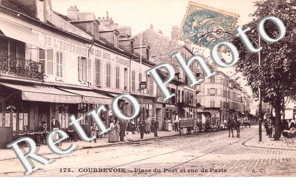 Place du port et rue de Paris