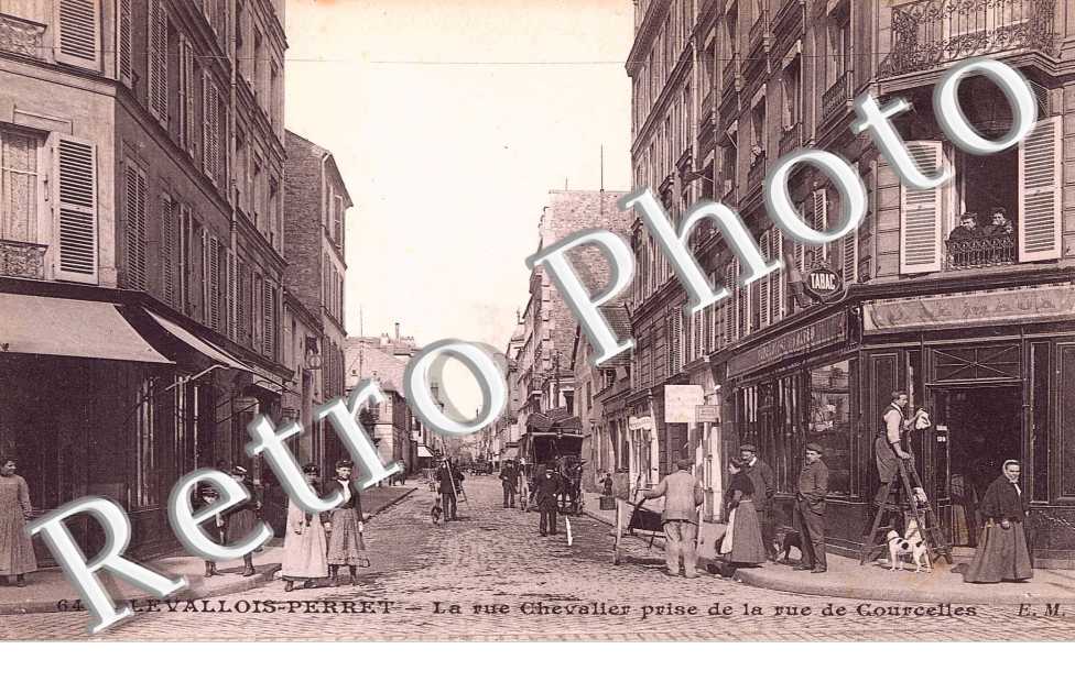La rue Chevalier prise de la rue de courcelles