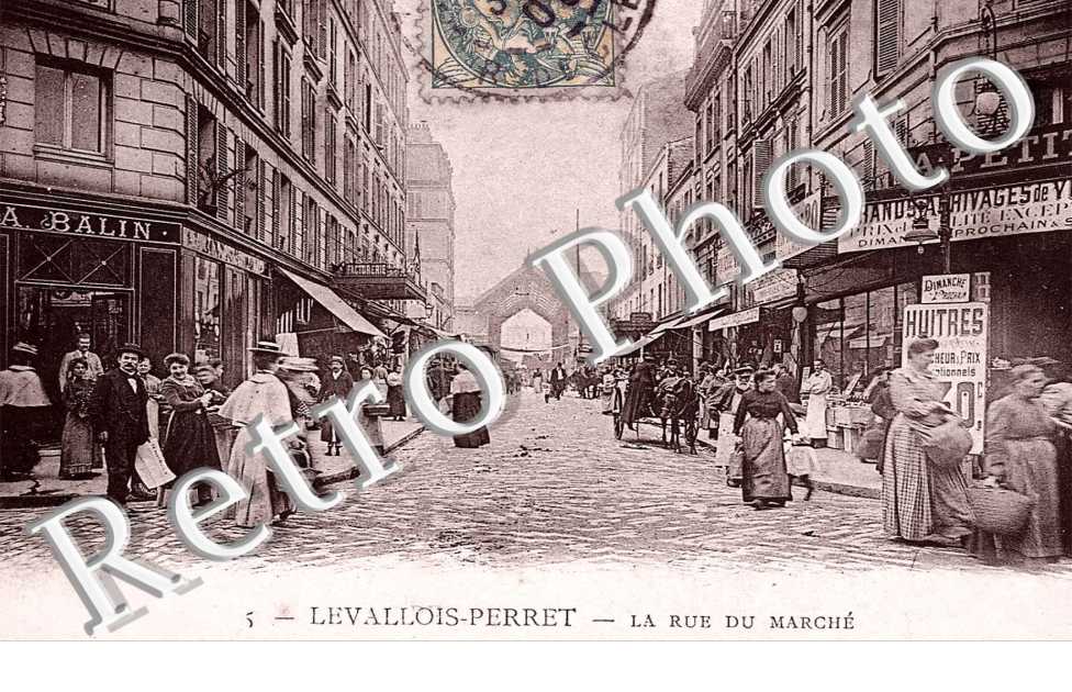 LA RUE DU MARCHE